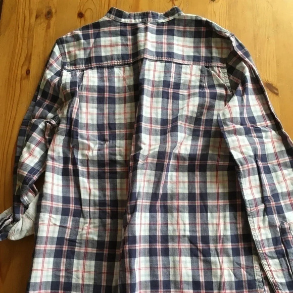 5/$25 NWT Button Up - Picture 5 of 6
